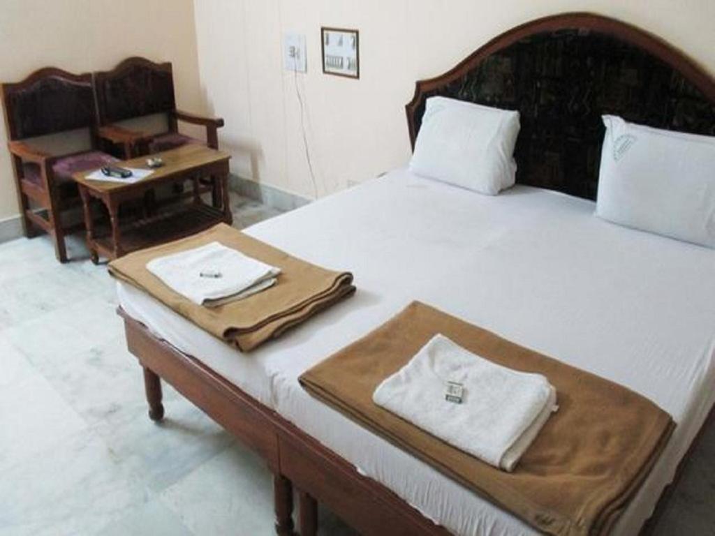 Hotel Geethanjali Residency Bhadrachalam Buitenkant foto